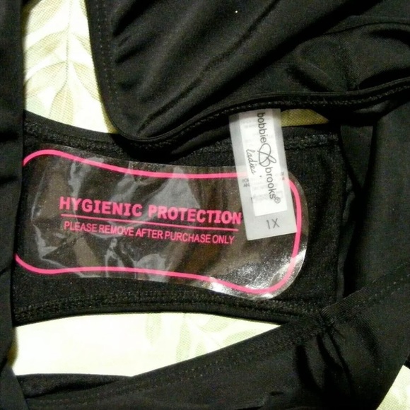 Bobbie Brooks Polkadot Halter Tankini - Picture 5 of 5